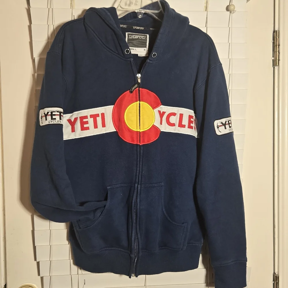 Yeti Cycles Blue Hoodie with Logo‎